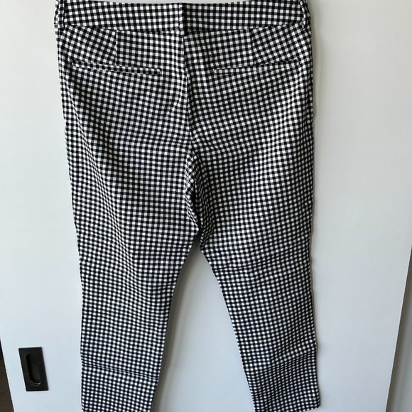 Old Navy Pixie Ankle Pants - Picture 2 of 2